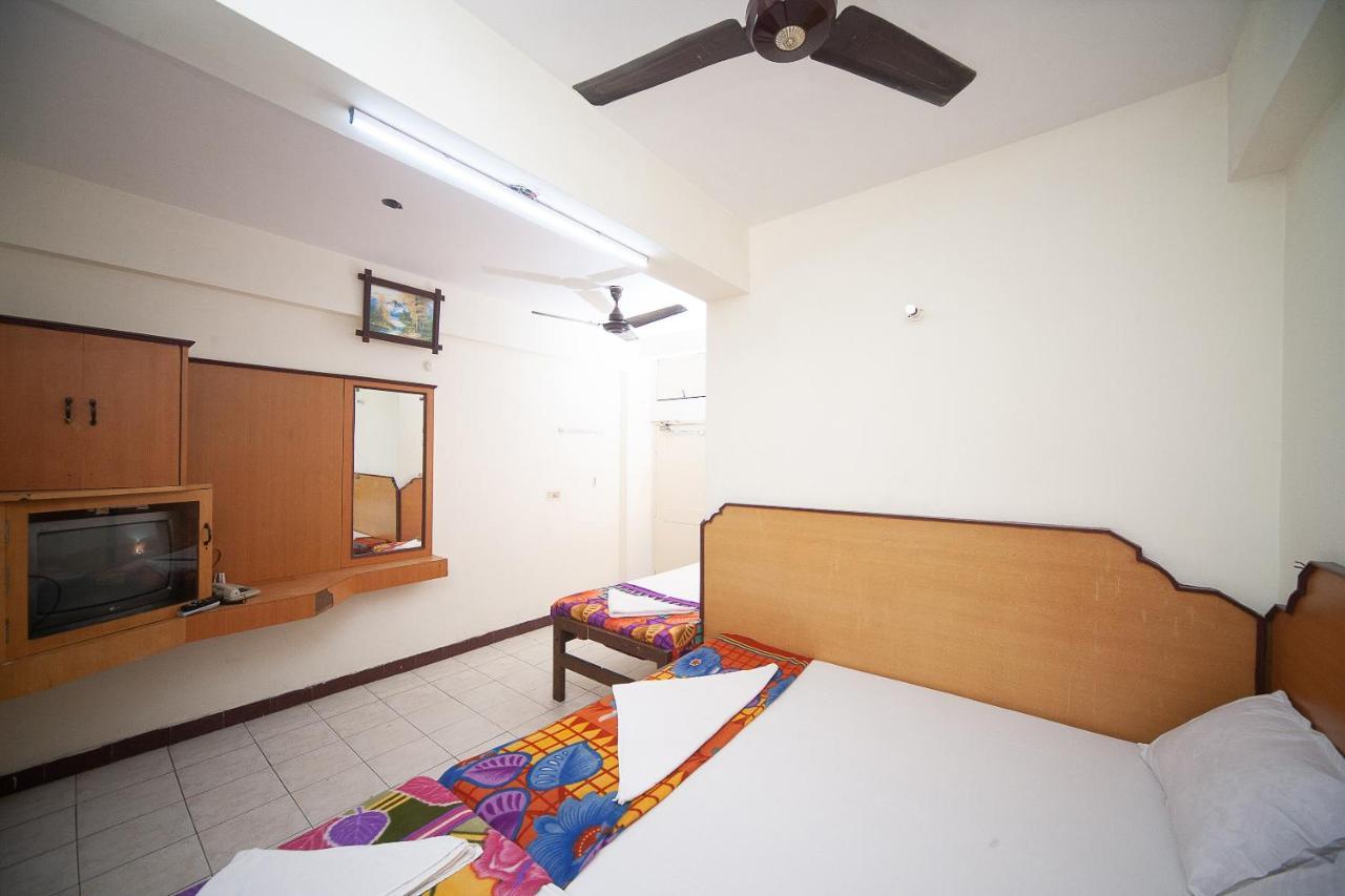 Spot On 38565 Hotel Surya Thiruvengadam St Madrás Exterior foto